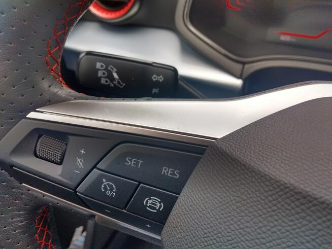 Seat Ibiza 1.0 TSI 115km led kamera cofania cyfrowe zegary full link fv23%