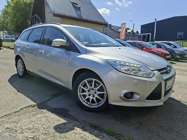 Ford Focus Klimatyzacja, Podgrzewana szyba czołowa, 2 kpl. kół, Bi-Xenon