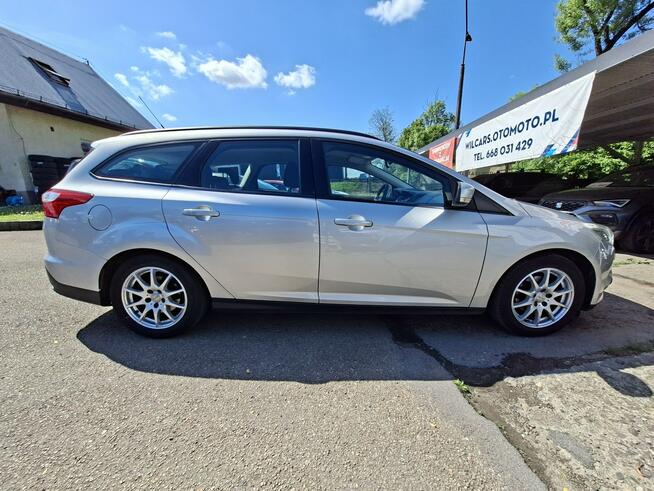 Ford Focus Klimatyzacja, Podgrzewana szyba czołowa, 2 kpl. kół, Bi-Xenon