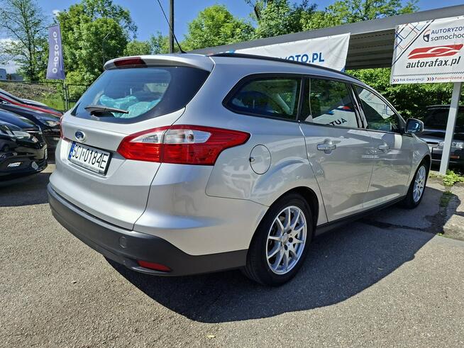 Ford Focus Klimatyzacja, Podgrzewana szyba czołowa, 2 kpl. kół, Bi-Xenon