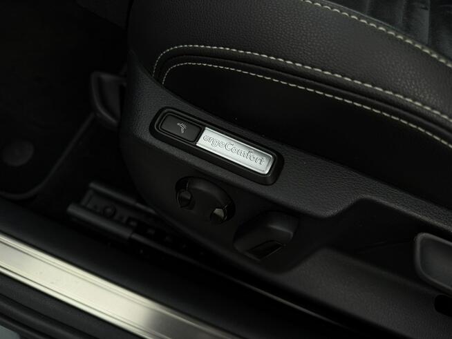 Volkswagen Passat Klimatronic 3-stref, Podgrz. fotele, Podgrz. szyba, Skóra/Alcantara