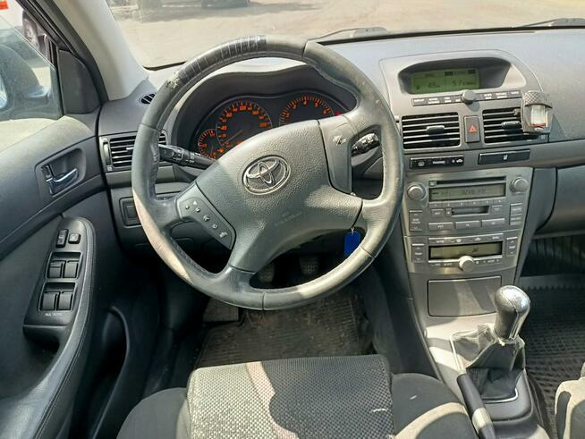 Toyota Avensis 1.8+LPG 03r