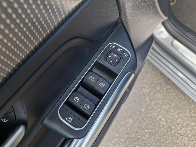 Mercedes B 250 4Matic, Klimatronic, Virt. Cockpit, Burmester, Podgrz fotele, CarPlay