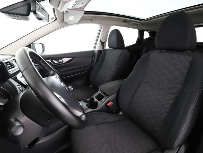 Nissan Qashqai N-Connecta Panorama Nawigacja Tempomat Grzane Fotele Asystenci Kamera