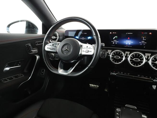 Mercedes CLA 200 automat full LED skóra/alcantara panorama navi duże ekrany kamery