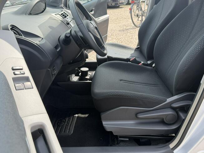 1.4 Automat*101Ps*49.300km ASO Toyota*A/C*VCS*F-1*8AirBag*AUX*Opłacony