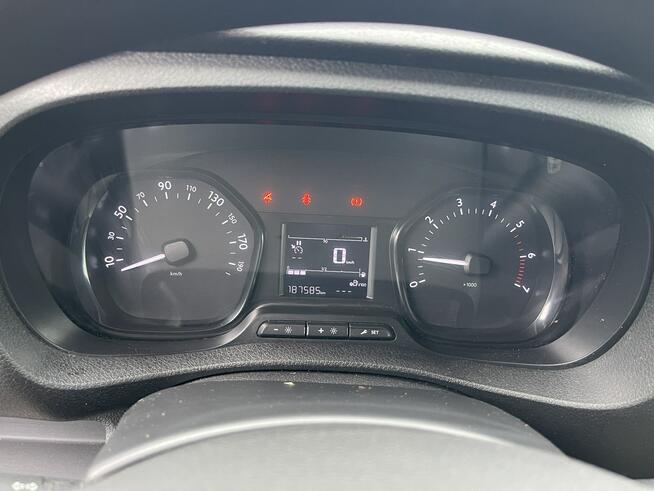 Toyota Proace Verso Long 9 osobowy Hak Nawiewy z tyłu Android