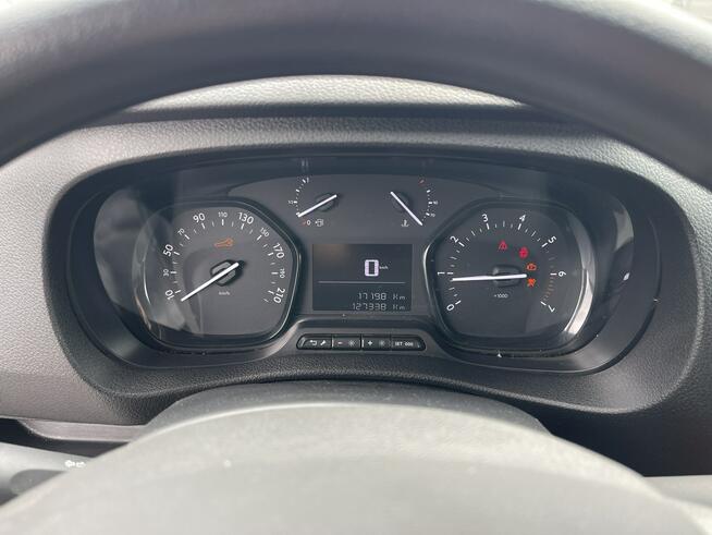 Opel Vivaro Blaszak Klimatyzacja Czujniki park. Zabudowa