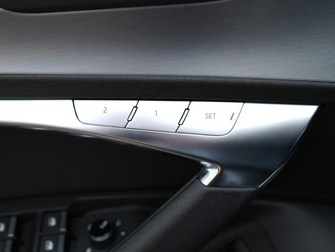 Audi A6 55TFSIe Quattro Stronic Sline B&O Matrix Virtual ACC Kamera 360 Hak