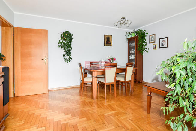 4 pokoje - loggia, piwnica, garaż