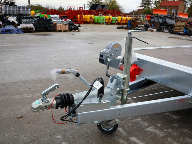 Laweta TEMARED CARPLATFORM 5121 S 2,7T DMC 2700 kg sklejka