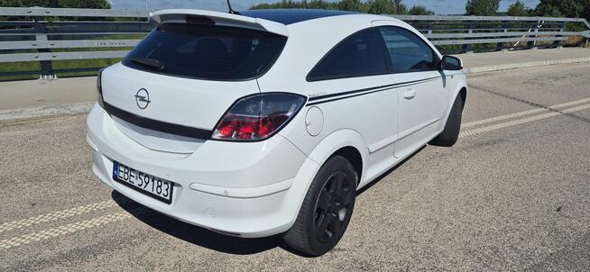 Opel ASTRA H 1.6 GTC 08r.zDeGw.pOryDoinZar.blackAndWhite.164