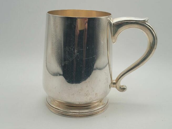 Elegancki antyczny srebrowany kufel / tankard