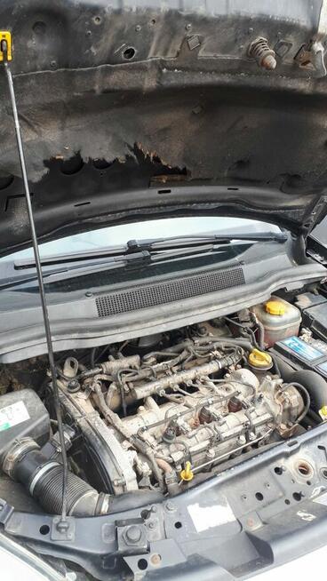 Syndyk sprzeda samochód osobowy Opel Zafira