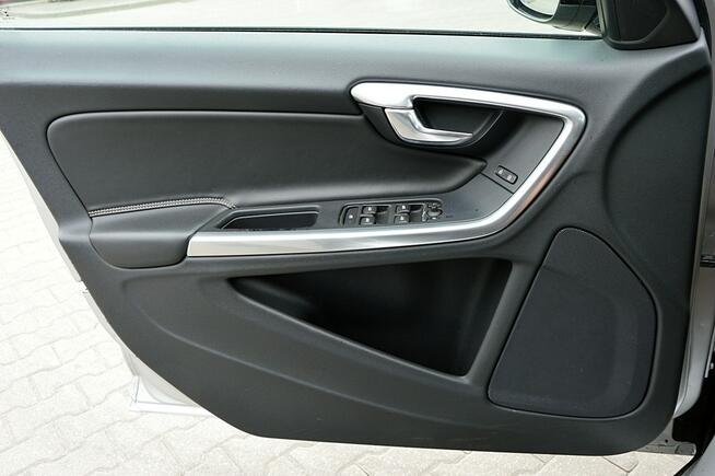 Volvo V60 LiFT 2,0 Disel Bi Xenon Ledy Skóra Grzana Kiera City Full Opcja