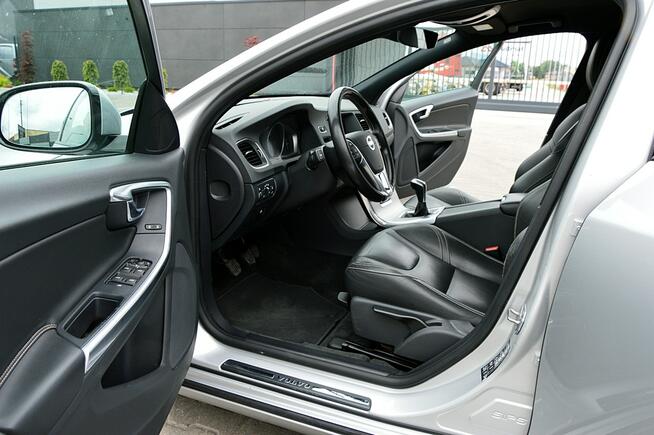 Volvo V60 LiFT 2,0 Disel Bi Xenon Ledy Skóra Grzana Kiera City Full Opcja