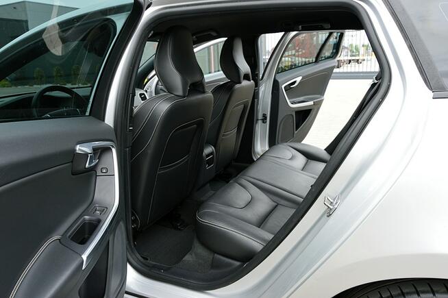 Volvo V60 LiFT 2,0 Disel Bi Xenon Ledy Skóra Grzana Kiera City Full Opcja
