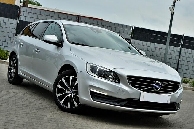 Volvo V60 LiFT 2,0 Disel Bi Xenon Ledy Skóra Grzana Kiera City Full Opcja