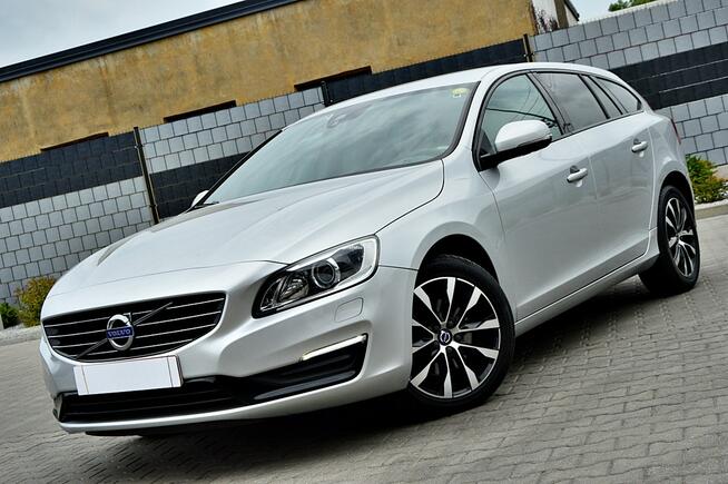 Volvo V60 LiFT 2,0 Disel Bi Xenon Ledy Skóra Grzana Kiera City Full Opcja