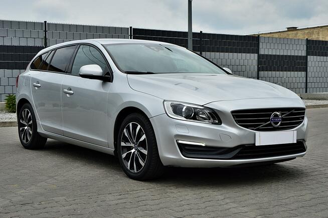 Volvo V60 LiFT 2,0 Disel Bi Xenon Ledy Skóra Grzana Kiera City Full Opcja