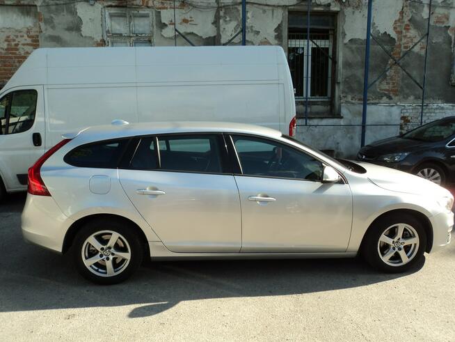 sprzedam ładne VOLVO V60 Z 2016R 1.6 TDI 150KM