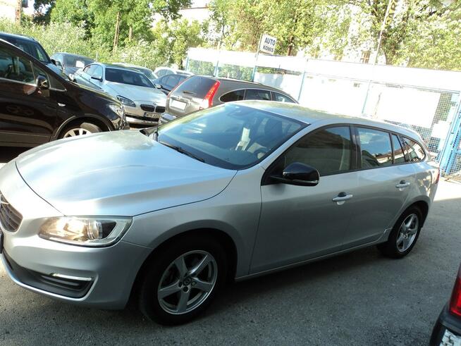 sprzedam ładne VOLVO V60 Z 2016R 1.6 TDI 150KM