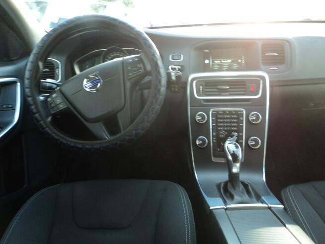 sprzedam ładne VOLVO V60 Z 2016R 1.6 TDI 150KM