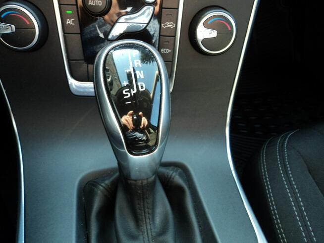 sprzedam ładne VOLVO V60 Z 2016R 1.6 TDI 150KM