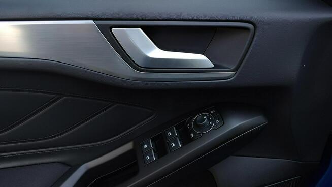 Ford Focus Titanium X 1.0 EcoBoost mHEV 125 KM