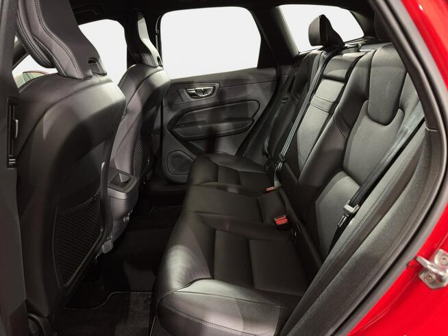 Volvo XC 60 VAT 23% R-Design 2.0D4 190KM automat AWD 2018 r., salon PL, I wł