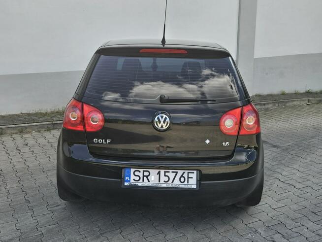 Volkswagen Golf 1,6 MPi 102 kM Bezwypadkowy