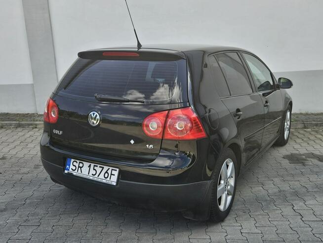 Volkswagen Golf 1,6 MPi 102 kM Bezwypadkowy