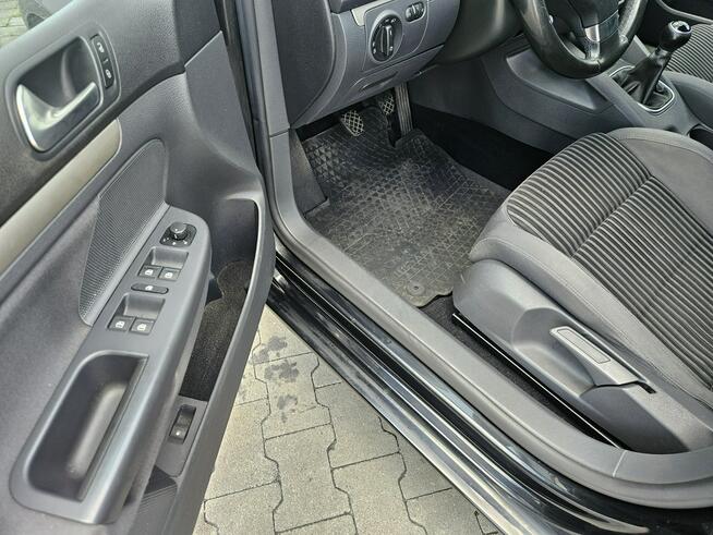 Volkswagen Golf 1,6 MPi 102 kM Bezwypadkowy