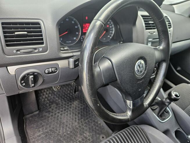 Volkswagen Golf 1,6 MPi 102 kM Bezwypadkowy