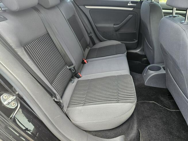 Volkswagen Golf 1,6 MPi 102 kM Bezwypadkowy