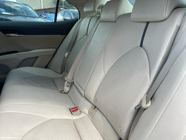 Toyota Camry Automat Hybryda Skóra Podgrzewanie Kamera 218KM