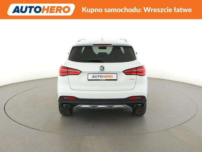 MG HS automat full LED skóra virtual cocpit panorama navi kamera 360