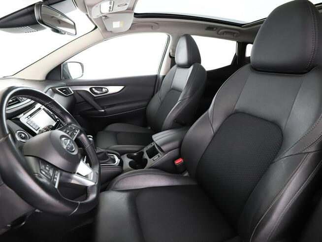 Nissan Qashqai automat skóra navi klima auto kamera i czujniki parkowania grzane fote