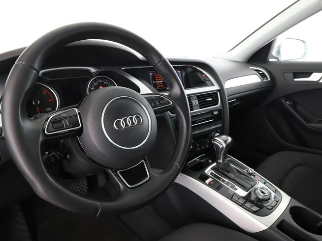 Audi A4 automat navi klimatronik xenon + led lift