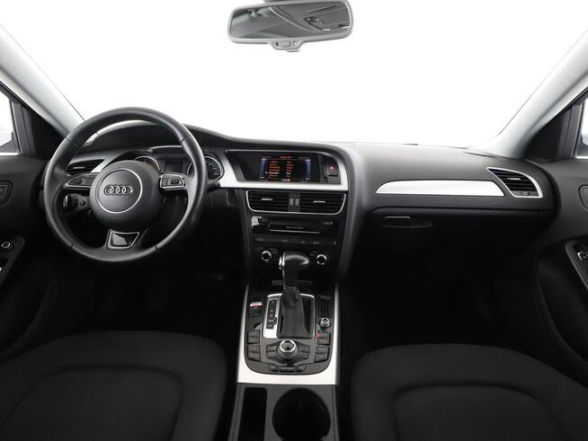 Audi A4 automat navi klimatronik xenon + led lift