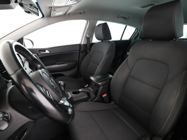 Kia Sportage navi kamera tempomat klima-auto.