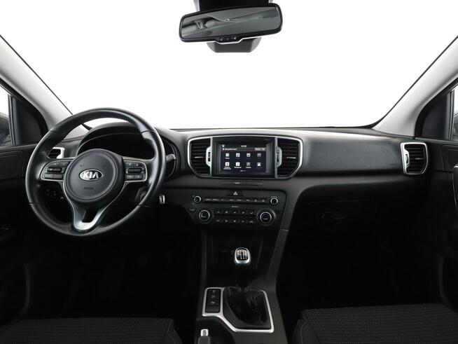 Kia Sportage navi kamera tempomat klima-auto.