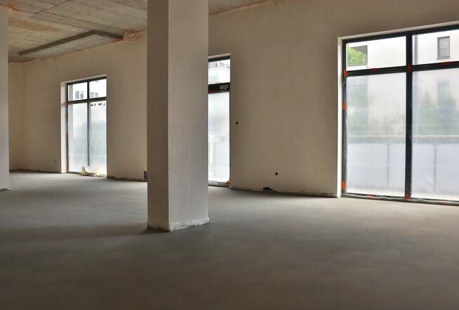Lokal 82m²,DużeWitryny,AtrakcyjnePołożenie,ul.Andersena