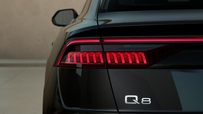 Audi Q8 MatrixHD_B&O_Kamera360_Hak_Panorama_Masaże_Webasto_Wentylacja_FV23%