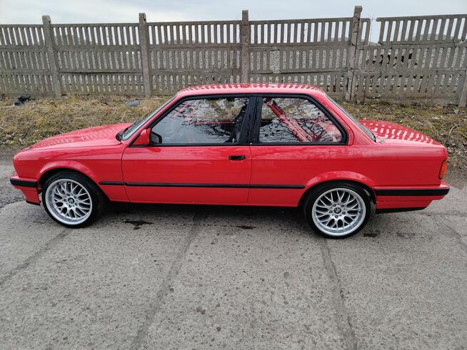 BMW E30 RESTMOD
