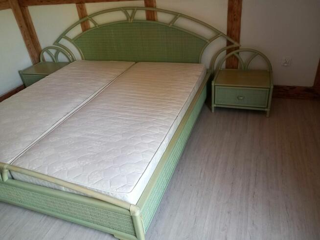 sofa, fotel oraz łóżko rattanowe 2-osobowe z nakaslikami