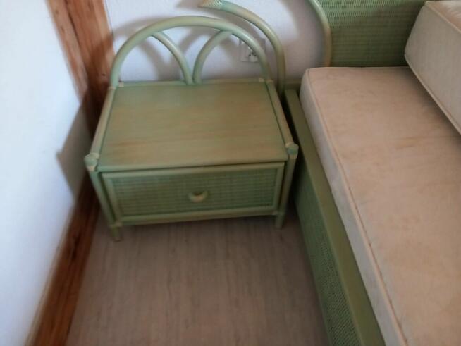 sofa, fotel oraz łóżko rattanowe 2-osobowe z nakaslikami