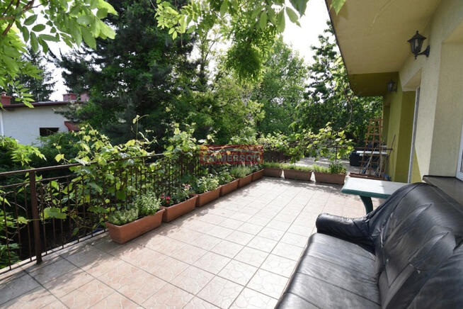 Duzy dom 3 kondygnacje - 8 pokoi, działka 500 m2