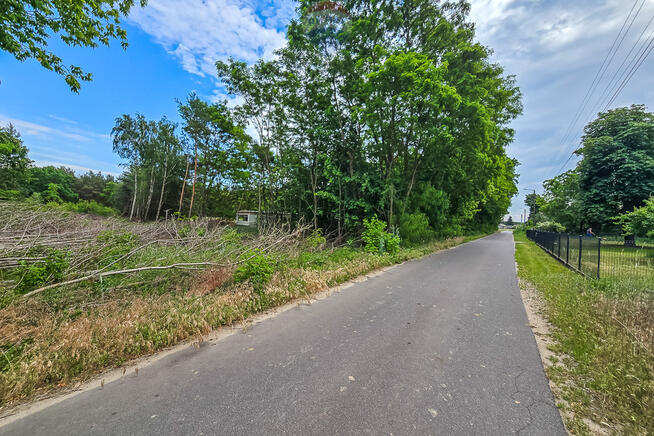 Duża działka 3116 m² z WZ w spokojnej okolicy