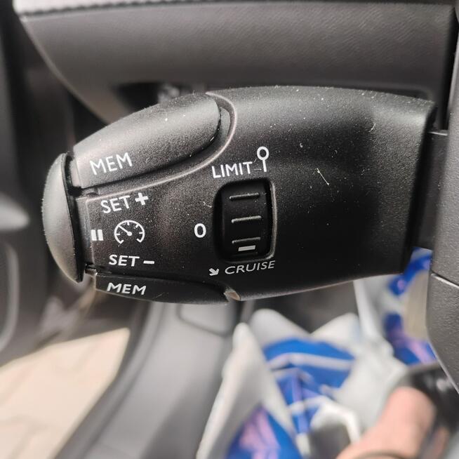 PEUGEOT 208 STAN AUTA POD WZGLĘDEM MECHANICZNYM I WIZUALNYM IDEALNY!